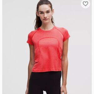 Lululemon Swiftly Tech Short-Sleeve Shirt 2.0 Waist Length NWT size 6
